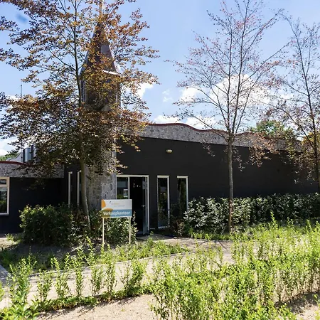 Chalet With Airco Near Efteling *